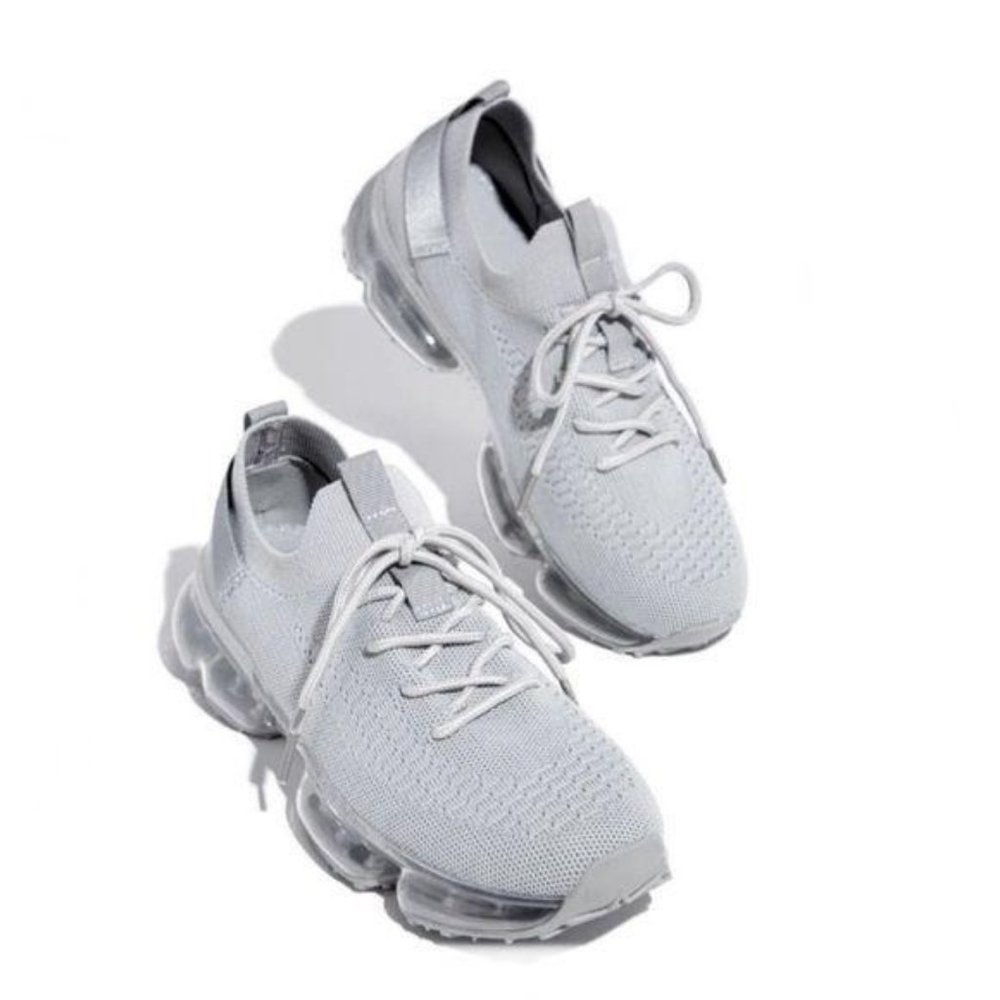 !! NEW !! Slip On Flyknit Sneakers in Grey - Picture 4 of 9